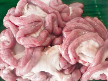 Rửa lòng lợn, người dùng nước dưa chua, người dùng nước mắm còn đầu bếp sẽ làm điều này!