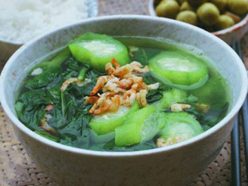 Bếp Eva - Lá này canxi gấp 2 lần sữa được ví là "thứ rau vua", mùa hè đang bán đầy, 10.000đ/mớ xào nấu đều ngon