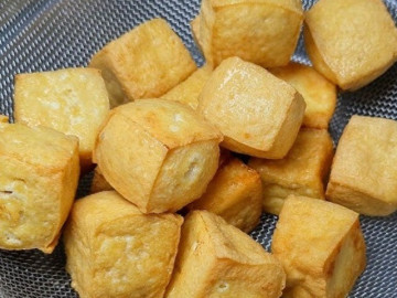 Rán đậu, đừng cho luôn vào chảo, làm thêm 2 bước này đậu vàng ươm, giòn ngon lại không bị vỡ nát