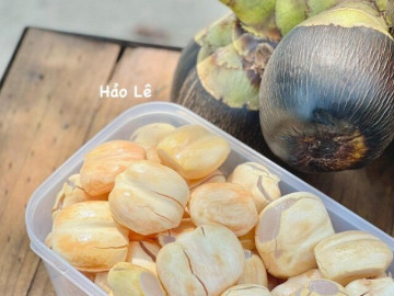 Loại quả xưa chín rụng đầy gốc, nay thành đặc sản ở thành phố giá 100.000 đ/kg, hạt đem rim rồi pha nước giải khát cực ngon