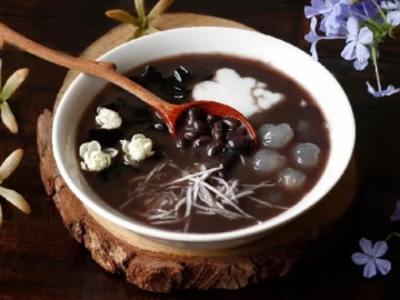Cách nấu chè đỗ đen nhanh mềm, thơm bùi nhưng chẳng hề nát hạt, mát lạnh giải nhiệt ngày hè