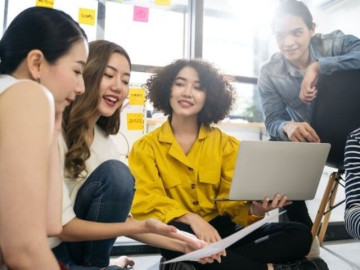 Eva tám - Trắc nghiệm: Bạn có biết cách giao tiếp với sếp để thăng tiến?