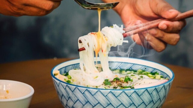Cách thưởng thức món ăn này cũng rất độc đáo