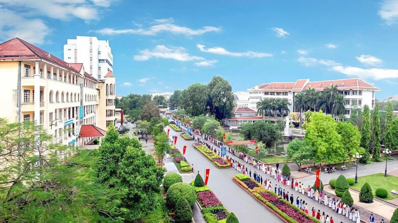5 đại học dẫn đầu BXH về hệ thống cơ sở vật chất: Top 1 là ngôi trường sở hữu “làng đại học” nổi tiếng ở TP.HCM - 4