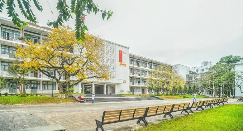 5 đại học dẫn đầu BXH về hệ thống cơ sở vật chất: Top 1 là ngôi trường sở hữu “làng đại học” nổi tiếng ở TP.HCM - 2