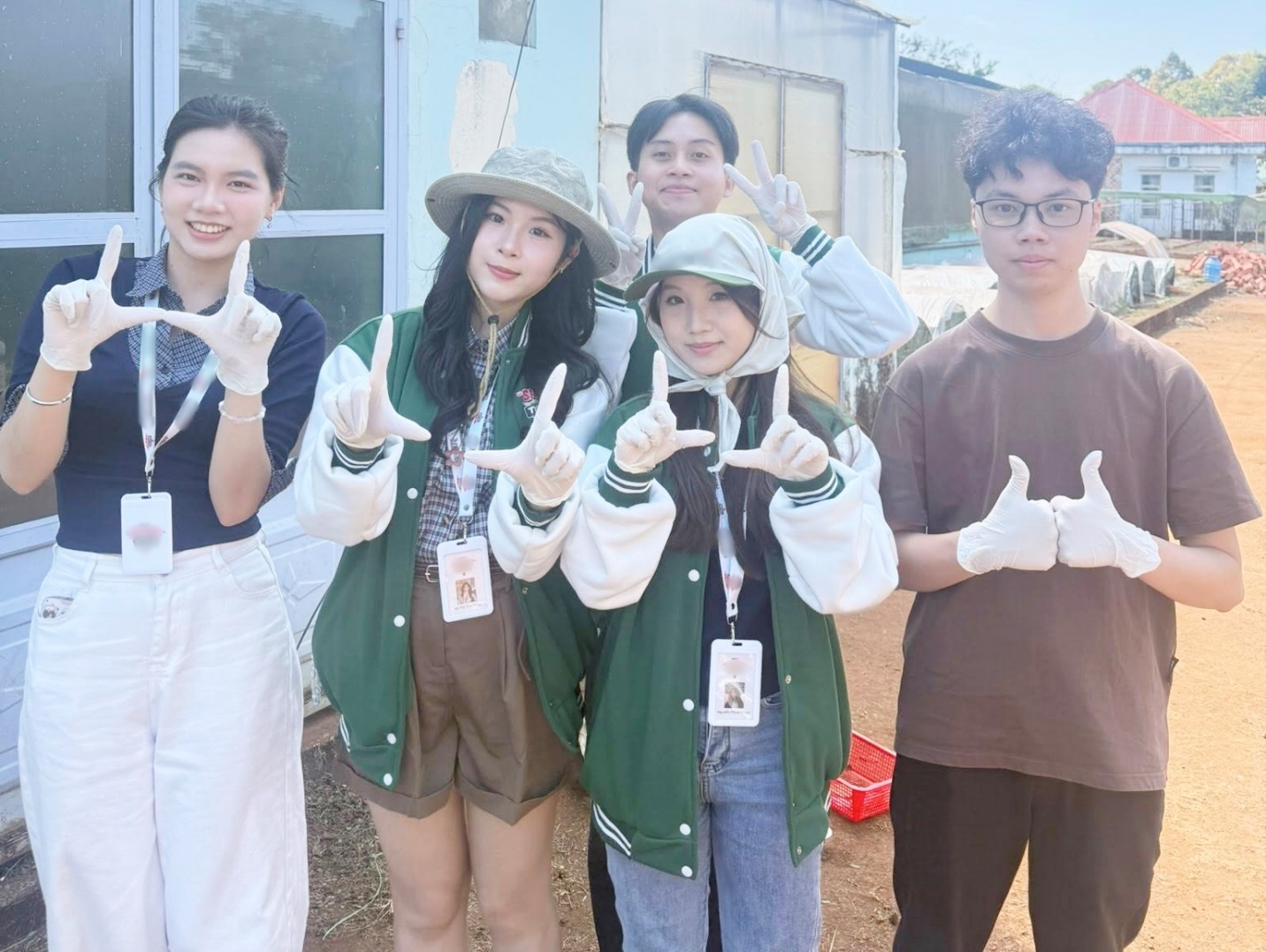 Bên cạnh Thu Thảo luôn có những người đồng hành tuyệt vời