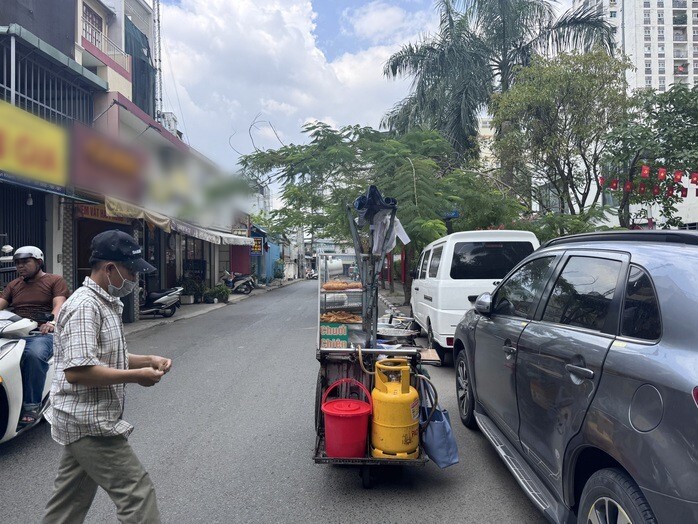 Giá gas tăng cao gây áp lực lên cho người buôn bán