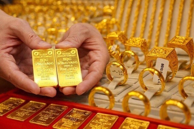 Giá vàng đồng loạt giảm sâu chiều 2/4