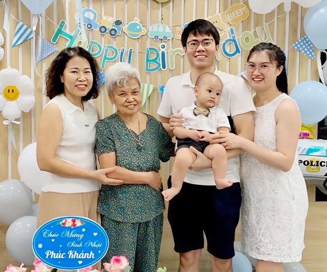 Trong tổ ấm hạnh phúc ấy có bà nội chồng, mẹ chồng và gia đình nhỏ của chị Hiền luôn yêu thương, sẻ chia mọi điều trong cuộc sống