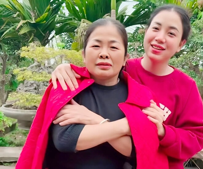 Chị Giang và người mẹ thứ 2 - bao năm dành tình thương yêu chẳng phân biệt con chồng