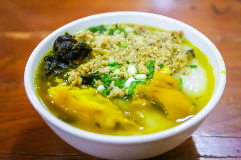 Món cháo ấu tẩu được thêm topping cực kỳ hấp dẫn và bổ dưỡng