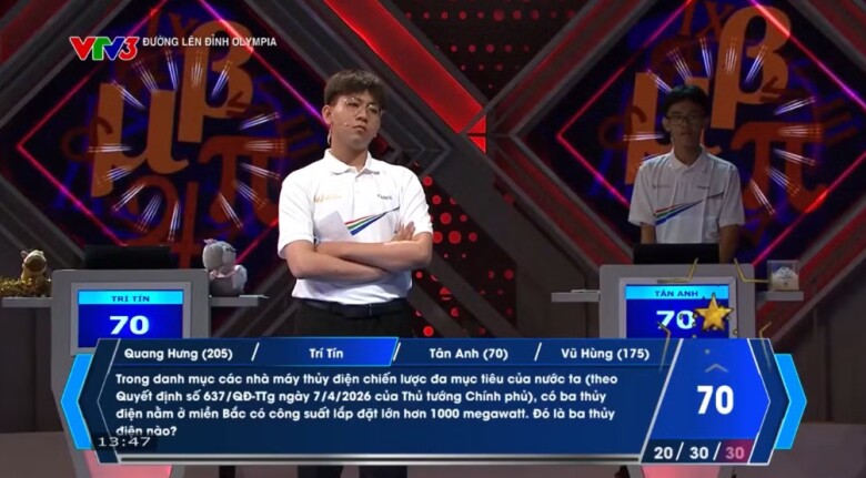 Trí Tín đã có sự bứt phá điểm số khi trả lời đúng câu hỏi ngôi sao hy vọng.