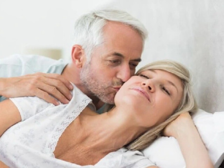 Tình dục tuổi trung niên trong xã hội hiện đại: Cởi mở hơn, nhưng có thật sự hạnh phúc hơn?