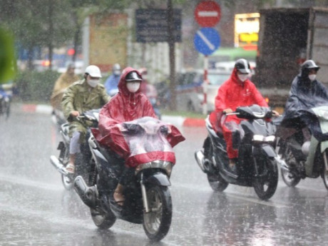 Miền Bắc bao giờ hứng chịu những trận mưa như trút nước sau những ngày nắng nóng?