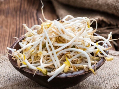 Loại rau rẻ bèo bổ xương lại tốt cho tim mạch, bán đầy chợ Việt nhưng rất dễ nhiễm hóa chất nếu không biết phân biệt