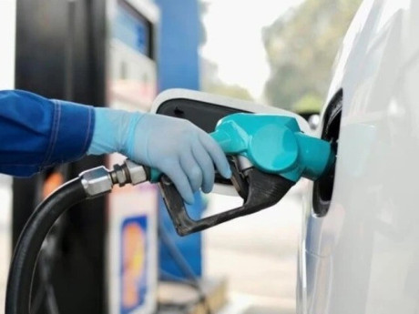 Tin tức - Giá xăng dầu hôm nay 13/4: Giá dầu tăng 7% lên trên 100 USD/thùng