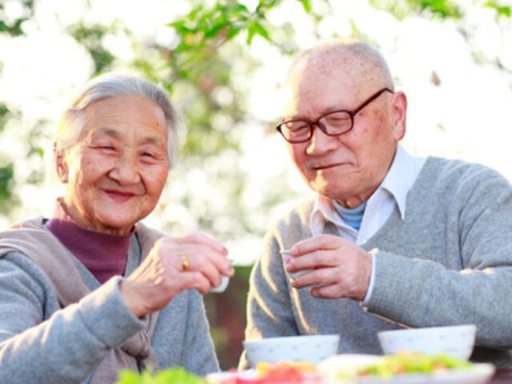 70 tuổi vẫn đi bộ có 5 dấu hiệu này: Tuổi thọ thường vượt xa mong đợi