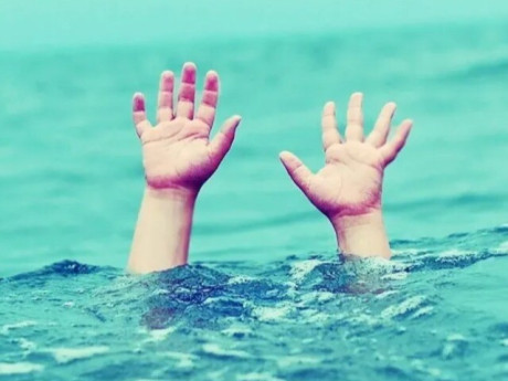 Chuyển về nơi ở mới hơn 1 tháng, bé trai tử vong thương tâm trong hồ bơi gần nhà