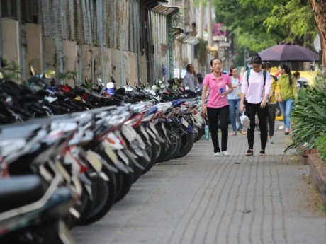 Chi tiết mức tăng phí sử dụng tạm thời vỉa hè lòng đường tại Hà Nội