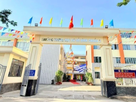 TPHCM: Phụ huynh "tố" nhà trường gây sức ép cho học sinh chỉ vì thắc mắc điểm thi