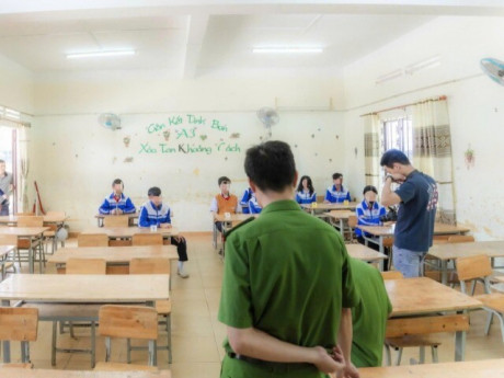 Khởi tố vụ án liên quan nam sinh lớp 8 tự tử nghi do bạo lực học đường