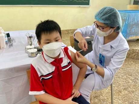 Từ 1/7, học sinh tiểu học sẽ được rà soát tiền sử tiêm chủng để tiêm bổ sung
