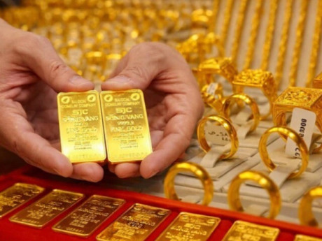 Giá vàng diễn biến lạ