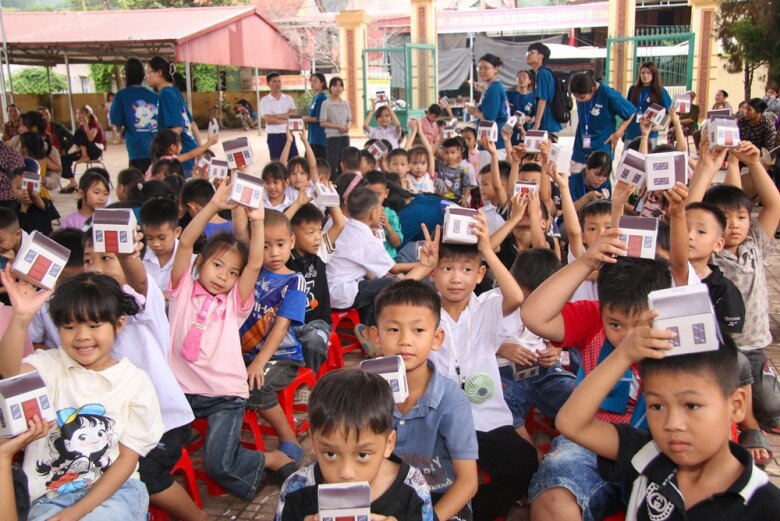 Hành trình “Nhặt sao” - “Thắp trời” của học sinh trường chuyên ở Hà Nội đến với các em nhỏ Lạng Sơn - 2