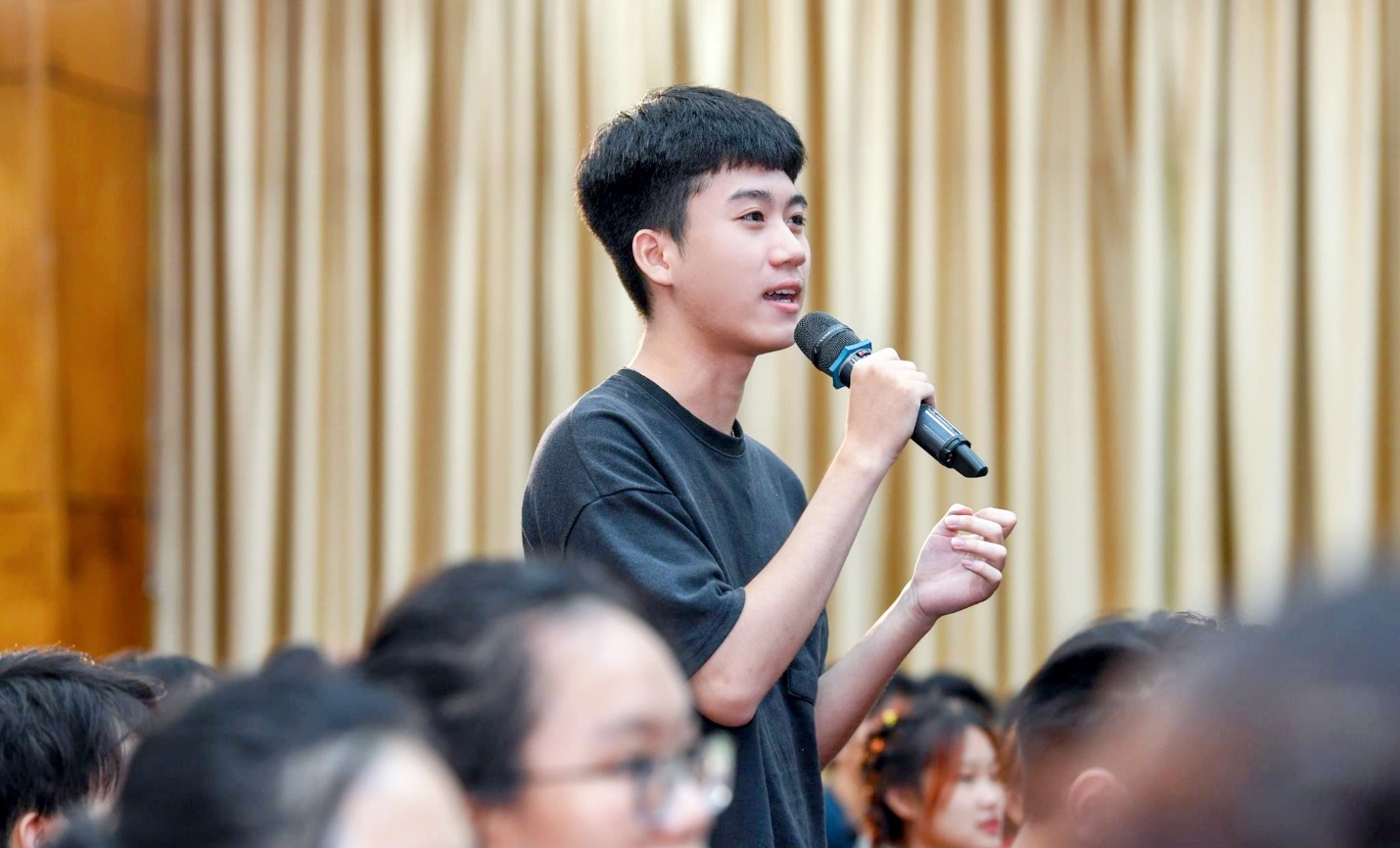 Nam sinh luôn đặt mục tiêu rõ ràng trong kế hoạch học tập của mình để đạt thành tích tốt