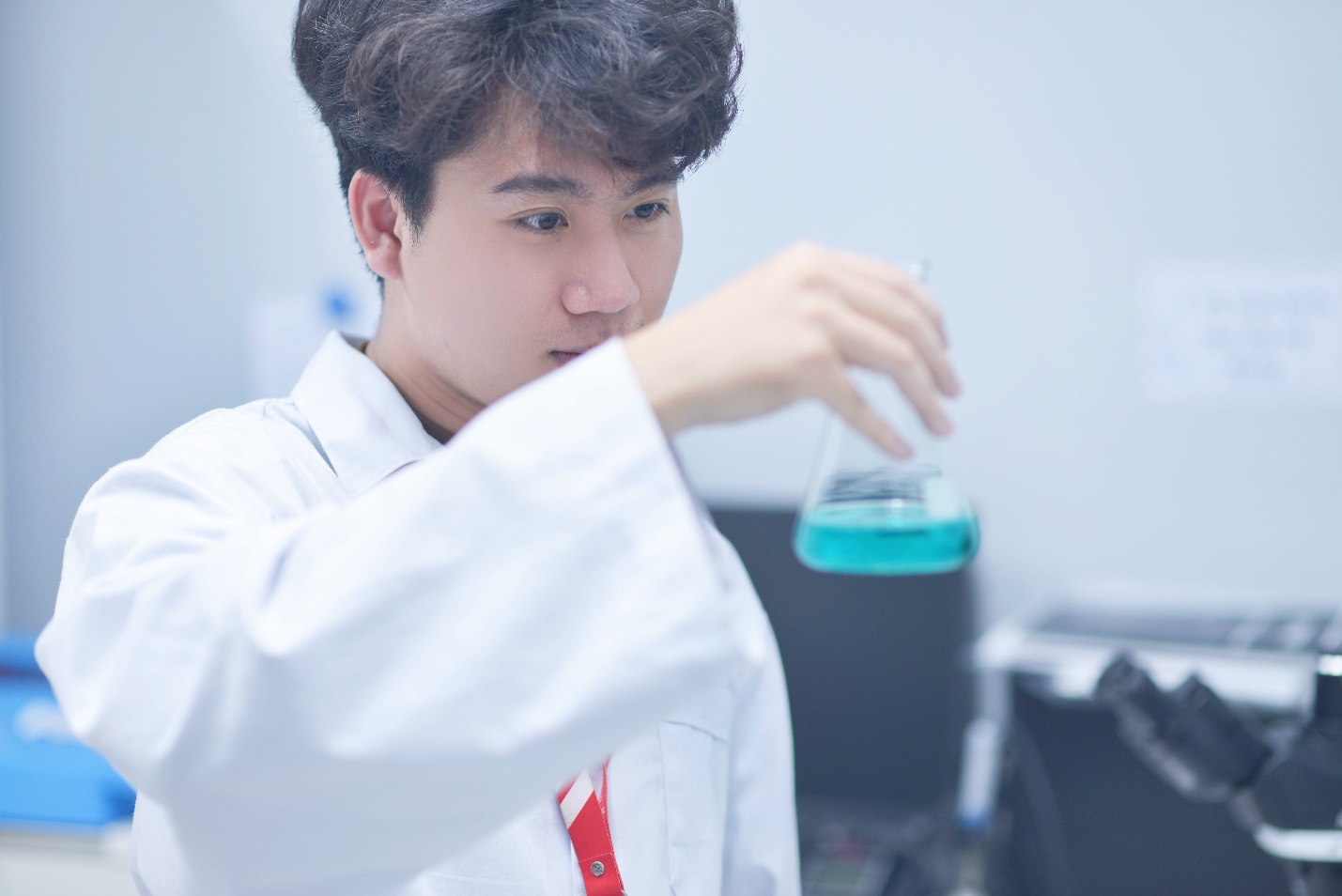 Được học tập, nghiên cứu và cống hiến giúp Đắc Vịnh trưởng thành hơn