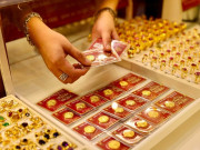 Tin tức - Chốt giá vàng hôm nay ngày 5/4 tăng rất mạnh, người mua vẫn lỗ đậm