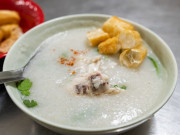 Lifestyle - Quán cháo cá trong ngõ nổi tiếng ở Hà Nội, gần 30 năm bán xuyên đêm