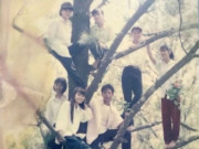 Lifestyle - Dân mạng trẻ thắc mắc tại sao thế hệ 7x, 8x toàn chụp ảnh trên cây