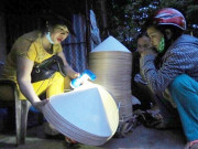 Lifestyle - Khu chợ trong sương độc nhất ở Huế, chỉ bán duy nhất một thứ mà tồn tại hơn trăm năm vẫn đông khách