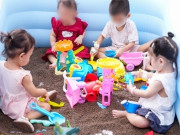 Sức khỏe - Mái tóc lơ thơ sau hóa trị và nụ cười rạng rỡ ngày 1/6 của cậu bé ung thư máu