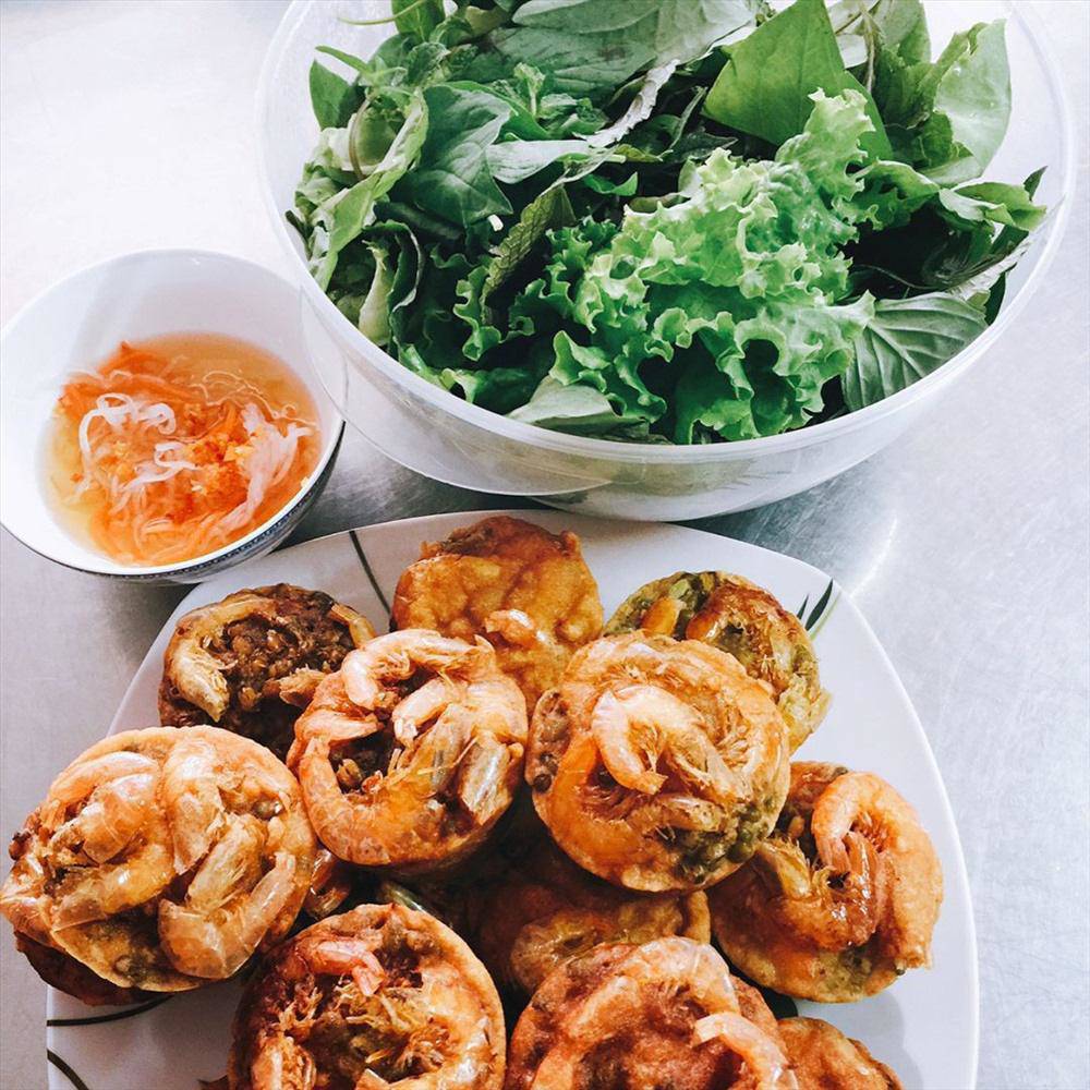 Thưởng thức bánh cóng đặc sản Nam bộ