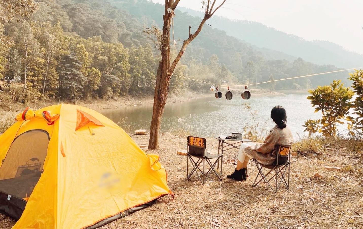 Địa điểm cắm trại lý tưởng và trekking hấp dẫn