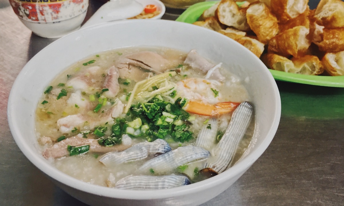 Sá sùng là món vừa ăn tại chỗ, vừa mua về làm quà