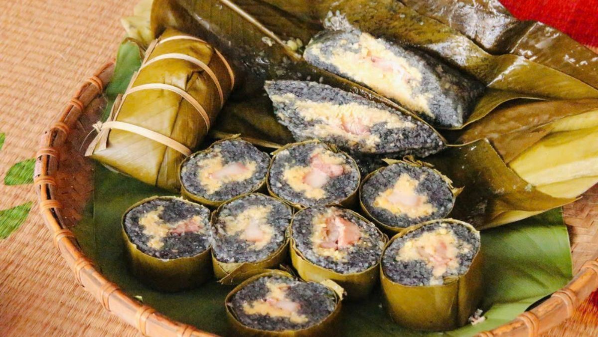 Bánh chưng đen độc đáo là đặc sản vùng cao