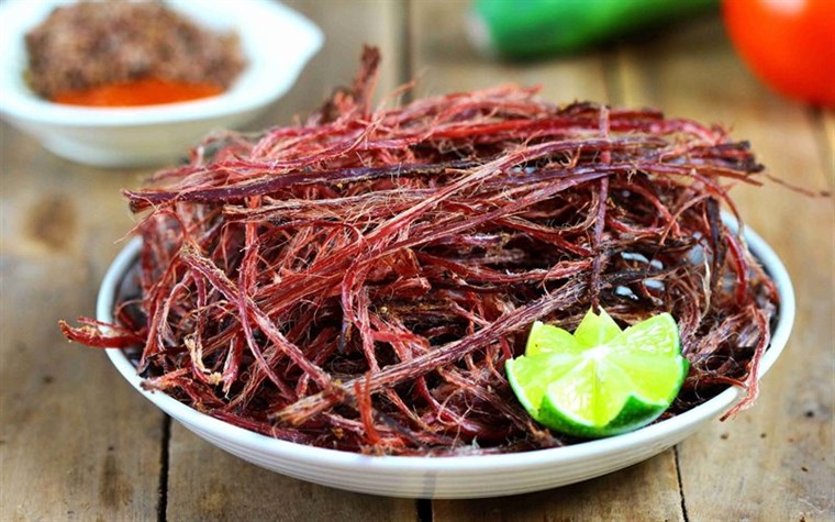 Thịt trâu gác bếp là đặc sản Tây Bắc