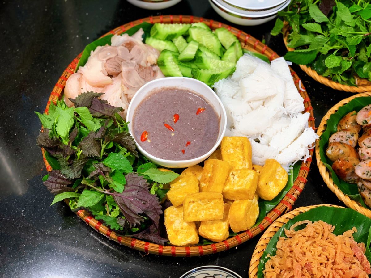 Bún đậu mắm tôm là đặc sản Hà Nội