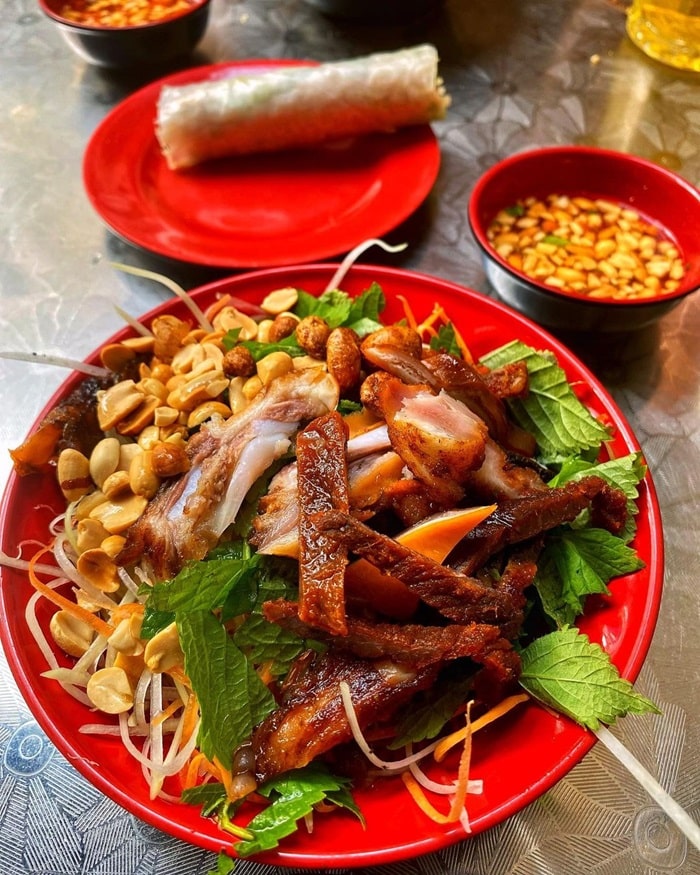 Món nộm khô hấp dẫn du khách tới Hà Nội