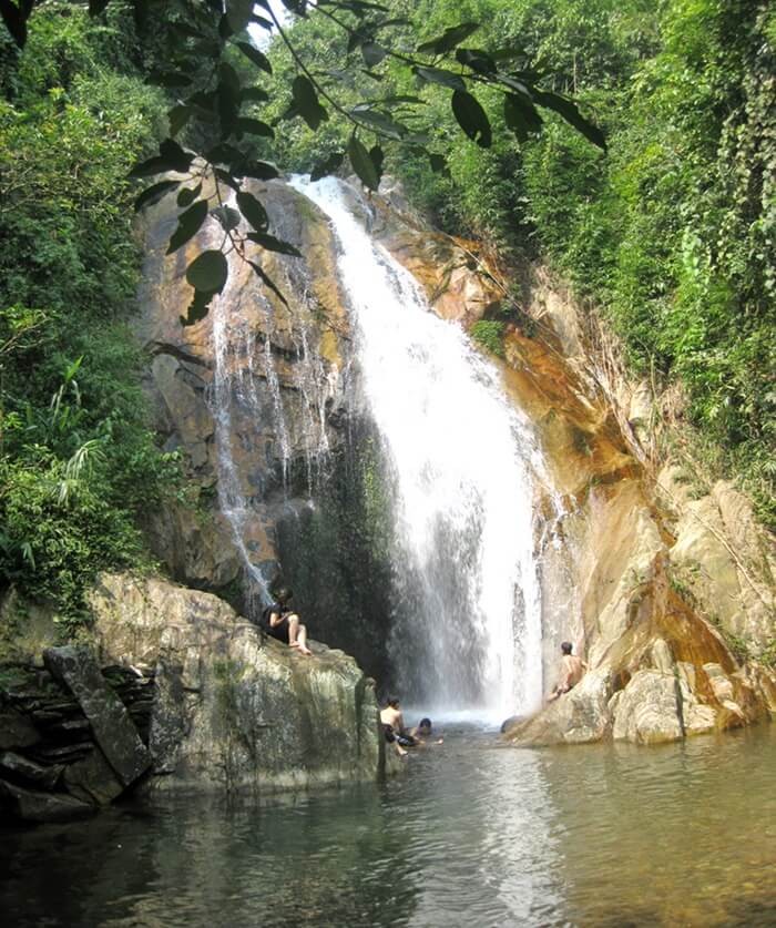 Dòng thác tuyệt đẹp, mát lạnh