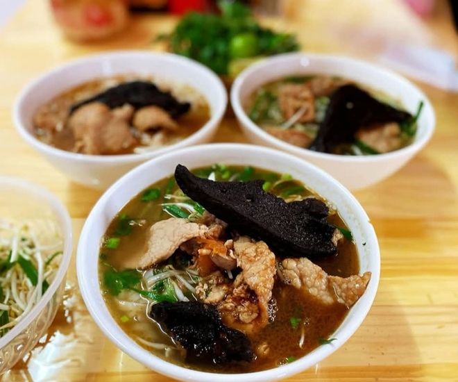 Phở gan cháy đặc sản chỉ có ở Bắc Ninh