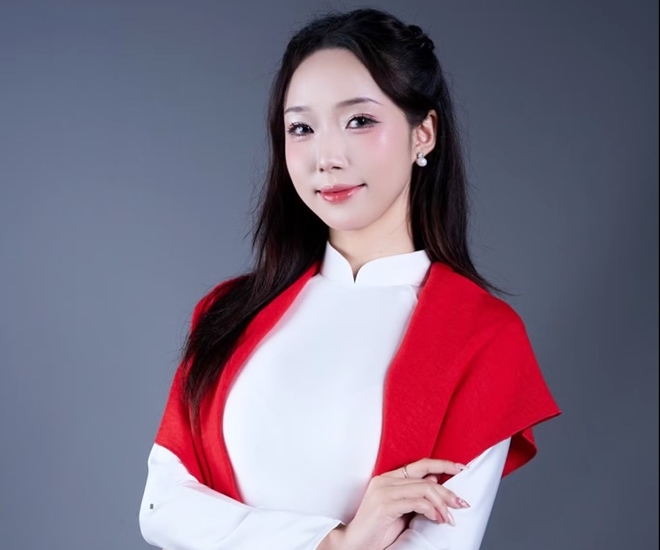 Hoàng Trang Thùy - Hoa khôi tài năng, thanh lịch của Trường Khoa học liên ngành và Nghệ thuật (Đại học Quốc gia Hà Nội)