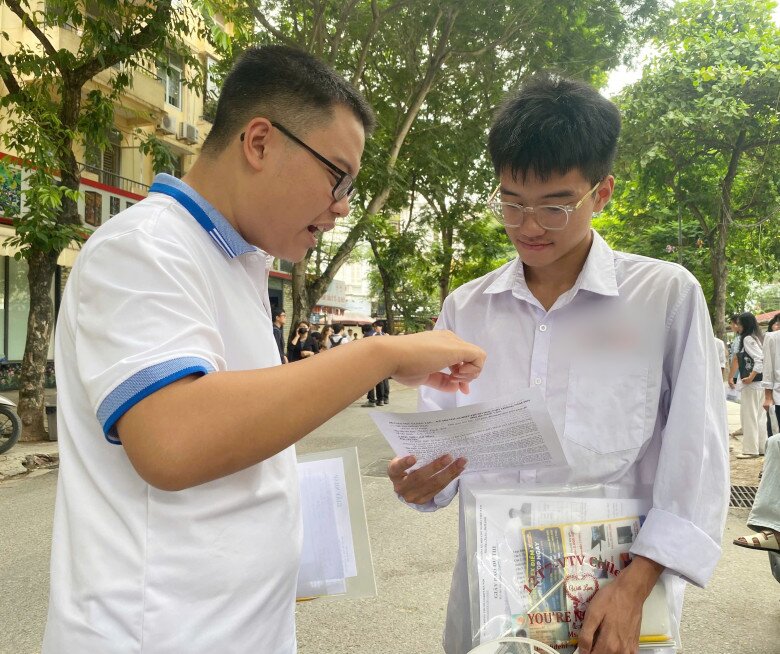 Đề thi môn Ngữ văn năm nay được nhiều thí sinh bàn luận sôi nổi