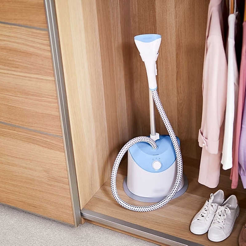 Chiếc bàn ủi hơi nước đứng không tín nhiều diện tích