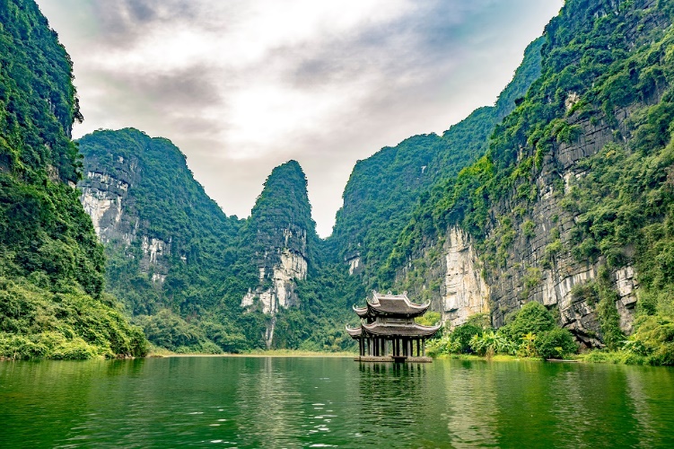 Vẻ đẹp xanh mướt của Tràng An