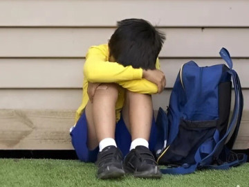 Cậu bé 7 tuổi sợ cha nên bỏ nhà đi, 48 năm sau nghẹn ngào trở về trong vòng tay mẹ 