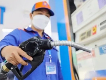 Giá xăng dầu hôm nay 7/4: Tăng giảm trái chiều, vẫn trên mốc 100 USD/thùng